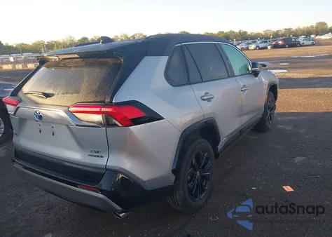 2022 Toyota Rav4 Hybrid Xse z USA, uszkodzony, nr VIN 4T3E6RFV6NU067393
